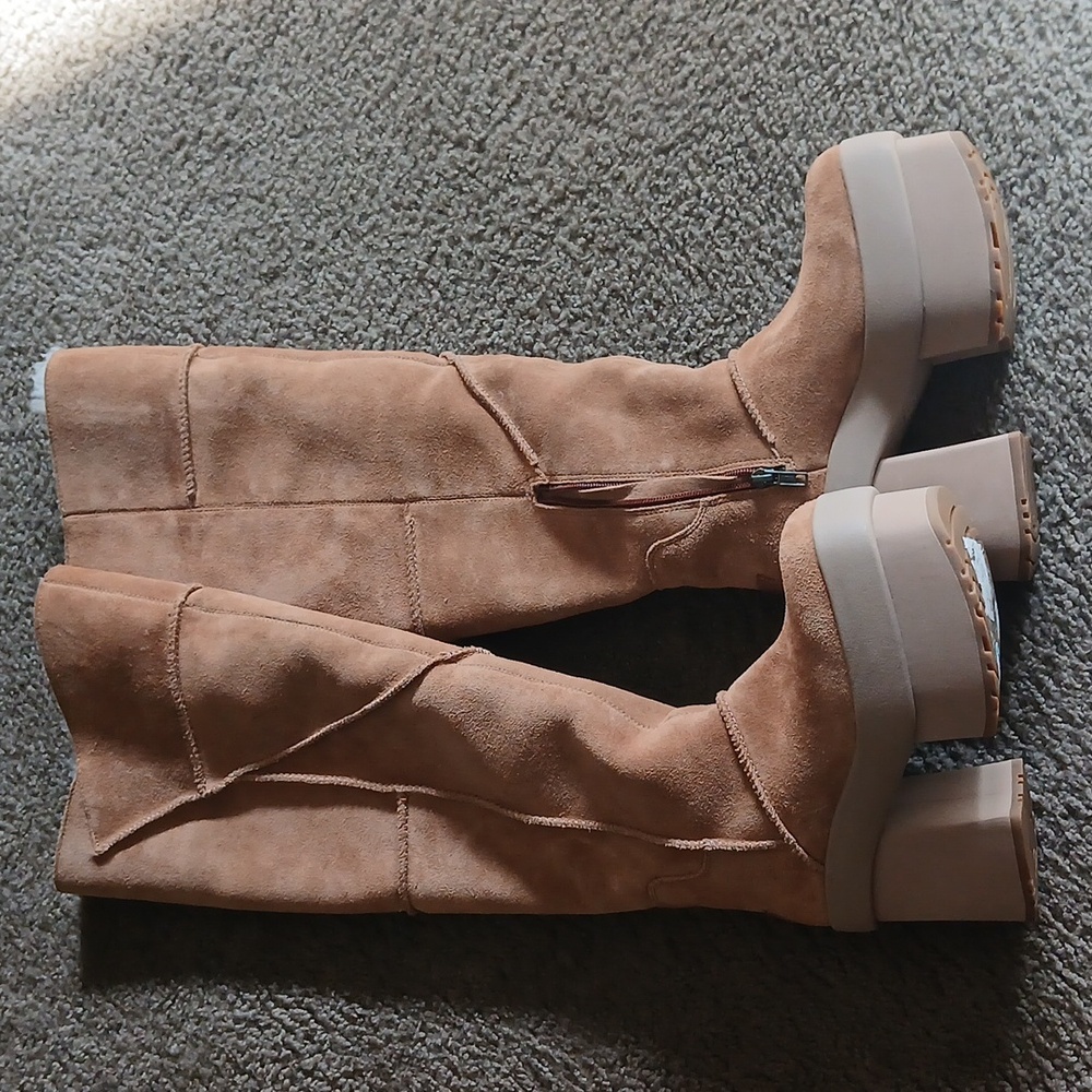 UGG PLATFORM BOOTS - Picture 2 of 8